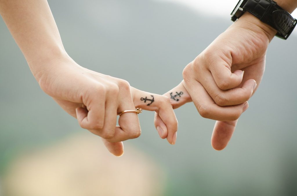 what is a relationship coach