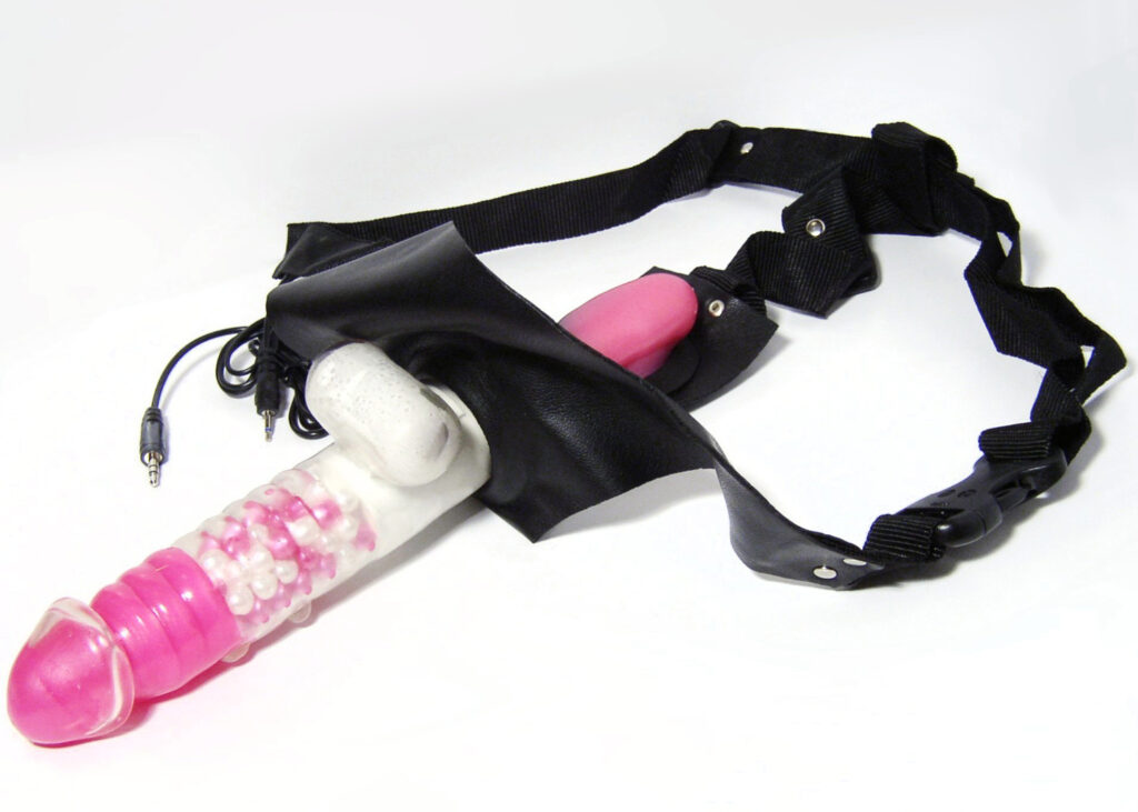 Pegging Toy - strap on with harness