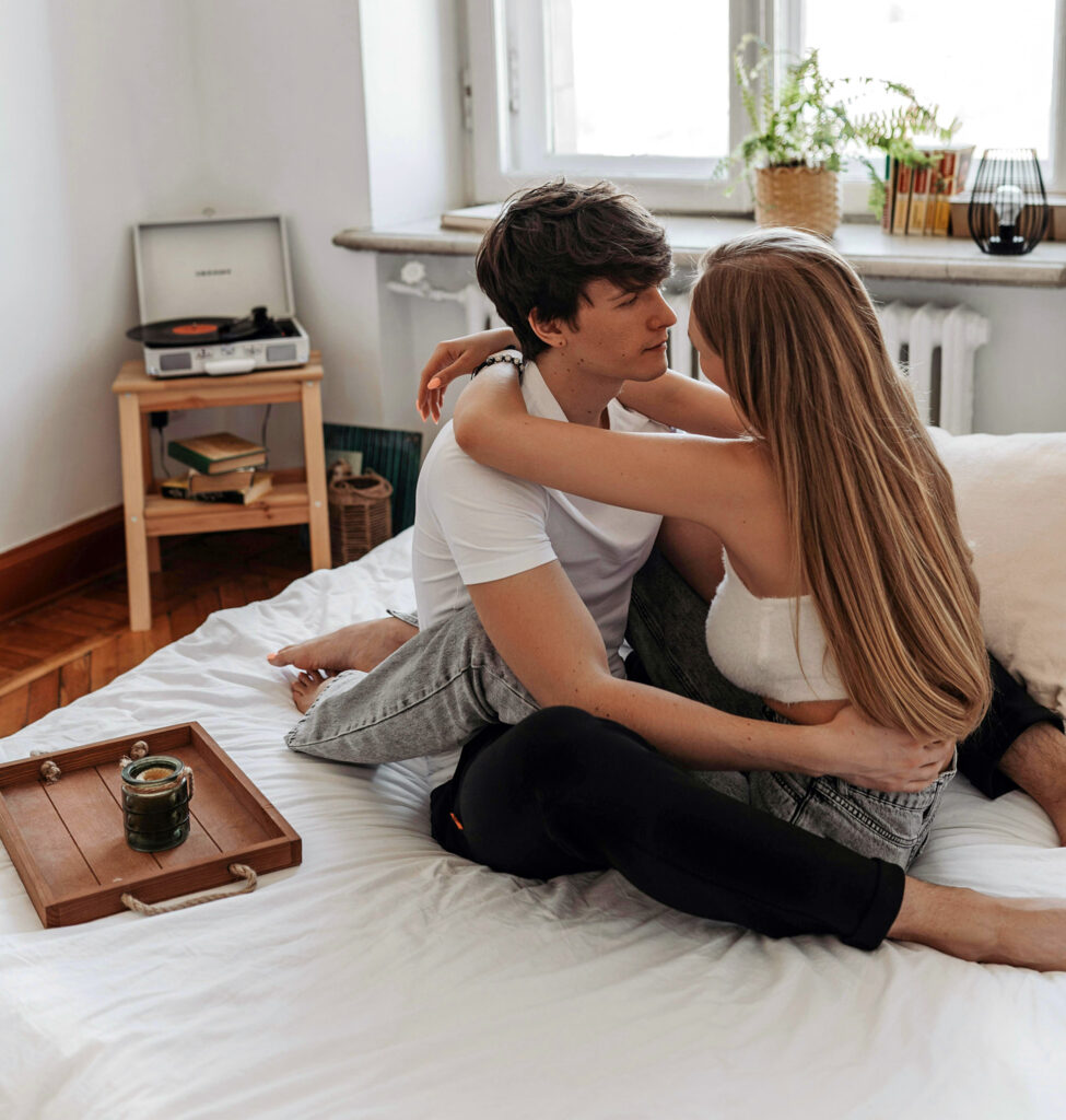 Couple talking about pelvic pain in their relationship