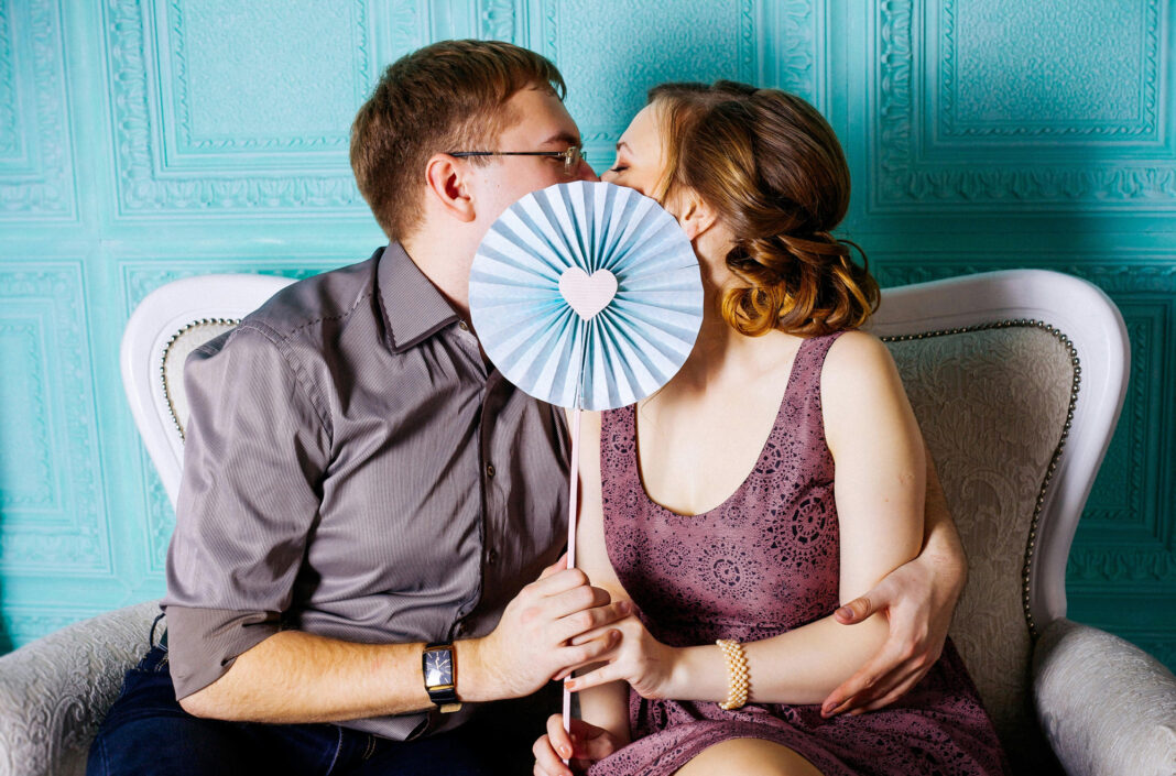 couple learning how to start dating