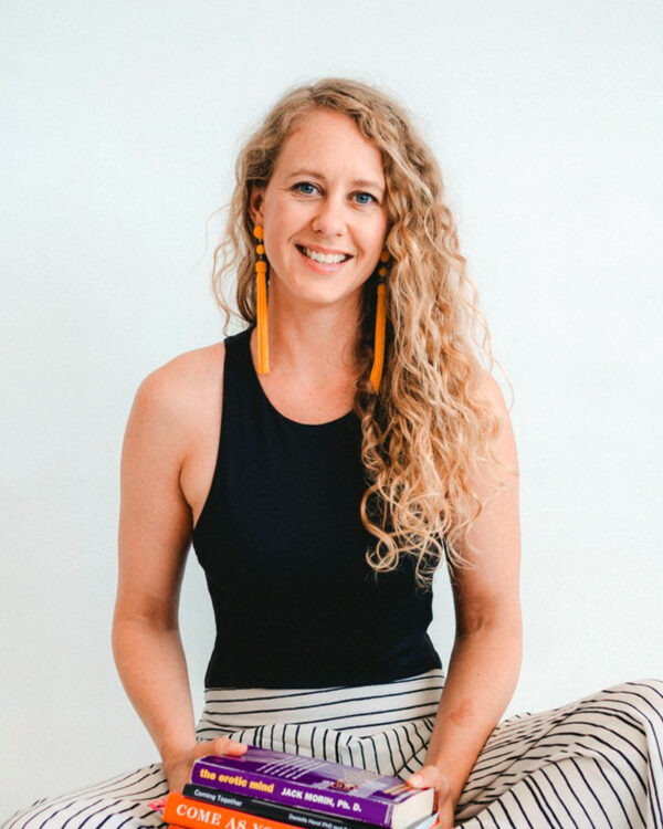 Taryn is a sex & intimacy coach in Cape Town, South Africa.