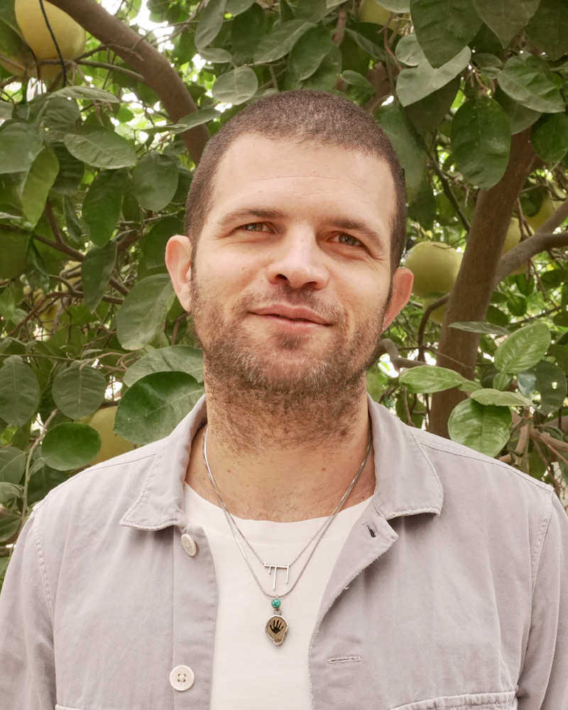 Noy is a certified Somatica coach and sexologist in Barcelona, Spain.